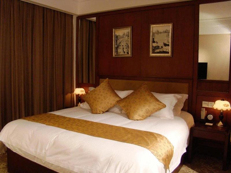 Linjiang Hotel Shanghai Room photo